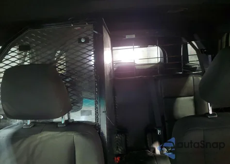 2016 Ford Explorer Police Interceptor z USA, uszkodzony, nr VIN 1FM5K8ARXGGA72090